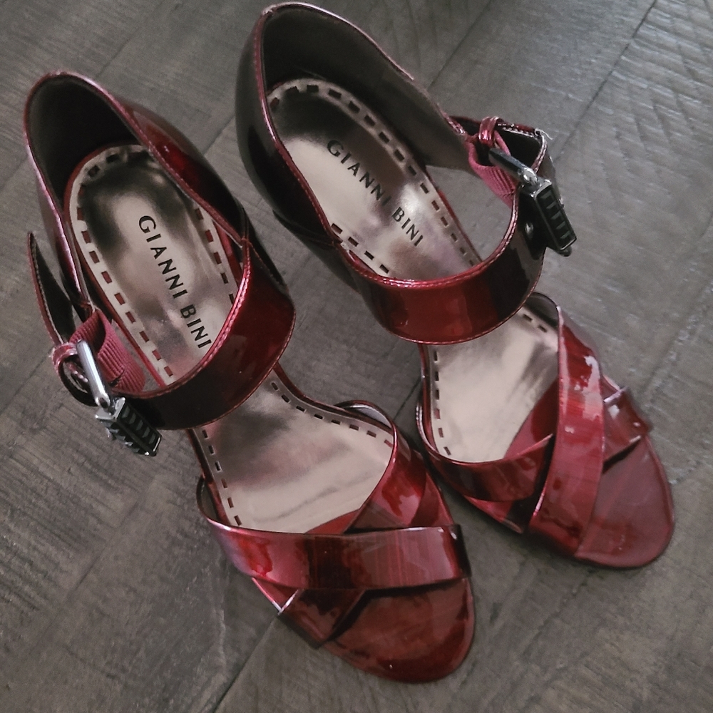 Beautiful dark red heels with silver heel. So pretty.